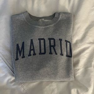 BRANDY MELVILLE SWEATSHIRT